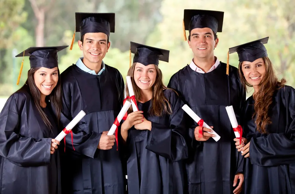 phan-biet-ausbildung-va-duales-studium-tai-duc