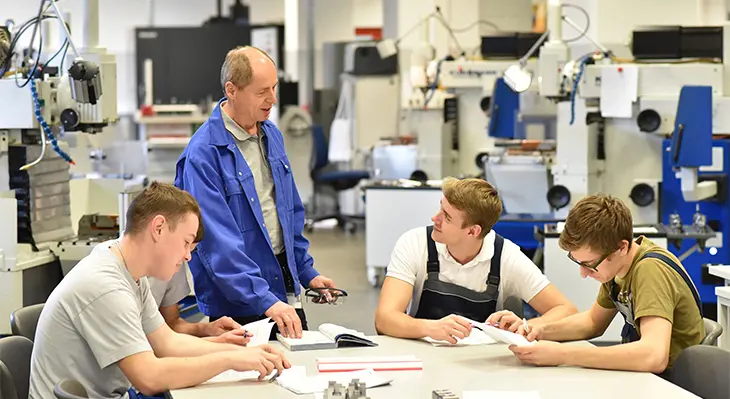 phan-tich-cac-chuong-trinh-ausbildung-tai-duc