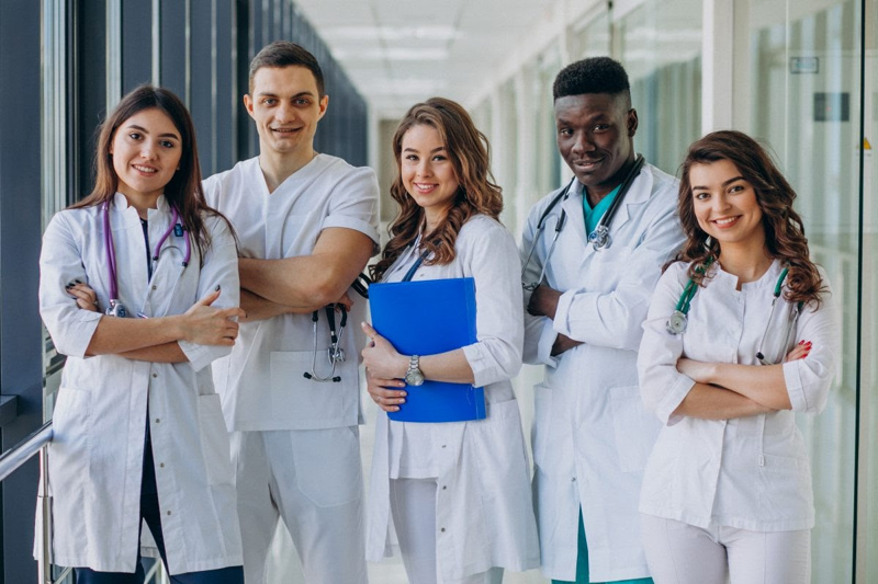 Top 4 ngành du học nghề Đức lương cao - Ngành điều dưỡng